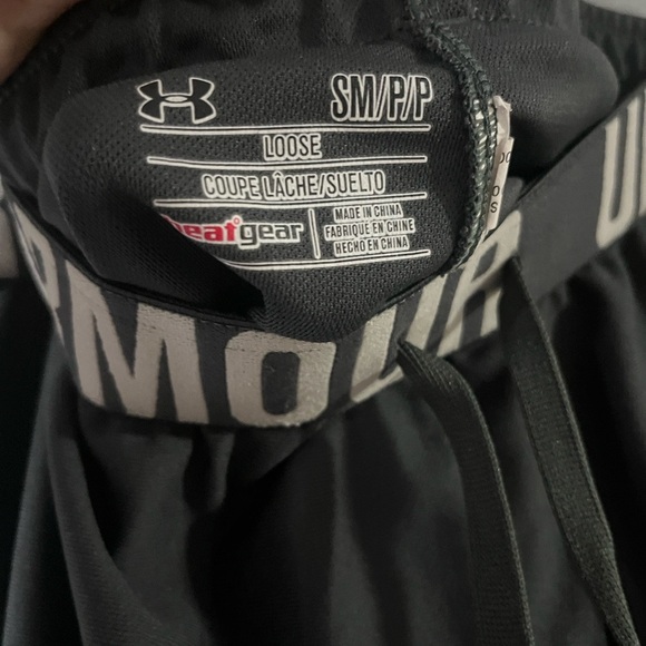 Under Armour Women's Charcoal Athletic Shorts Size Small - Picture 2 of 5